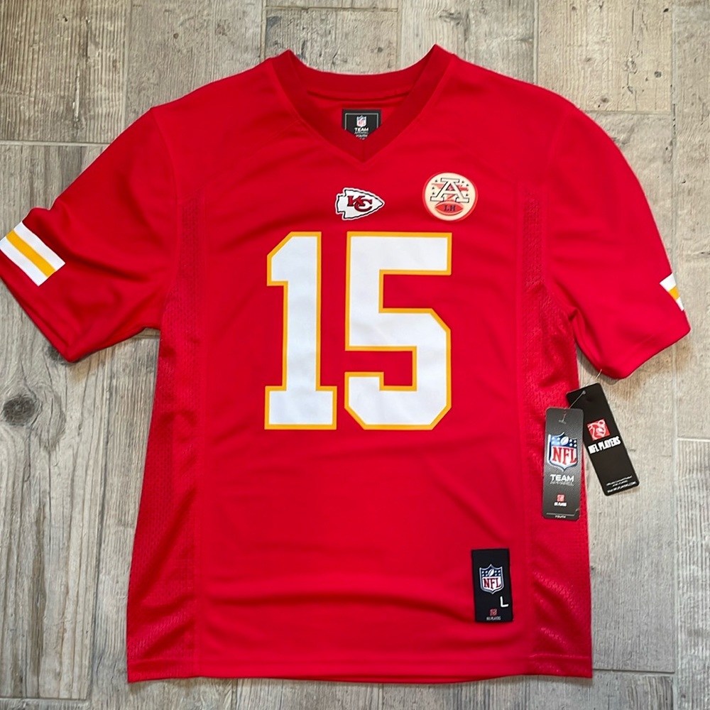New with tags Patrick Mahomes jersey youth large 14-16